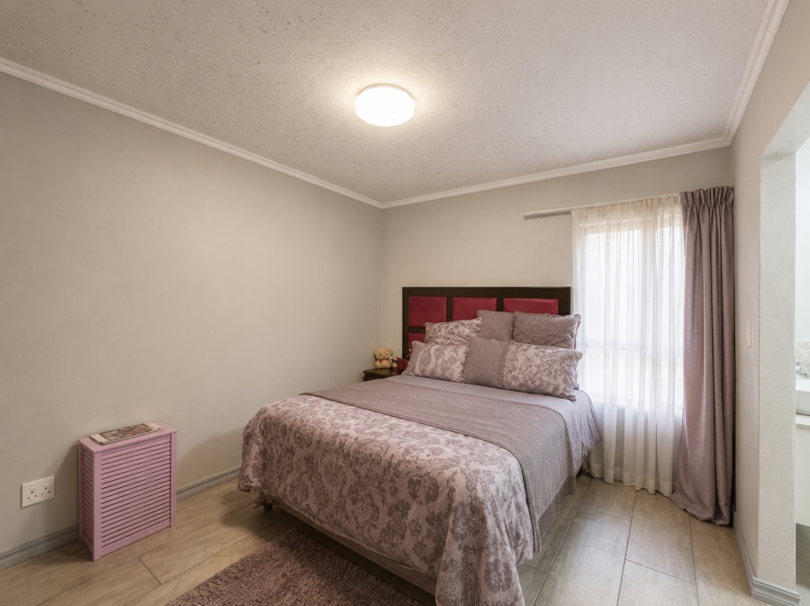 To Let 4 Bedroom Property for Rent in Estate D Afrique North West